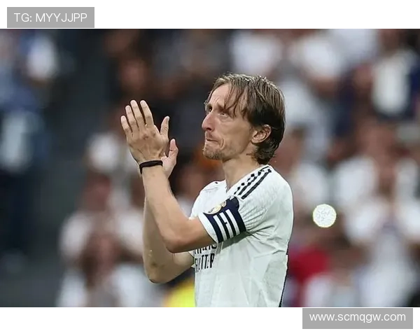 莫德里奇：皇马中场表现稳健，继续书写传奇篇章