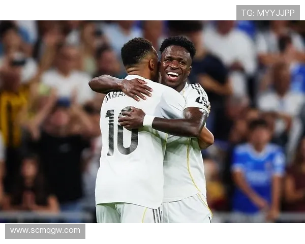 姆巴佩 vs 维尼修斯:左边锋进攻效率与战术适配差异 姆巴佩 vs 维尼修斯:左边锋进攻效率与战术适配差异