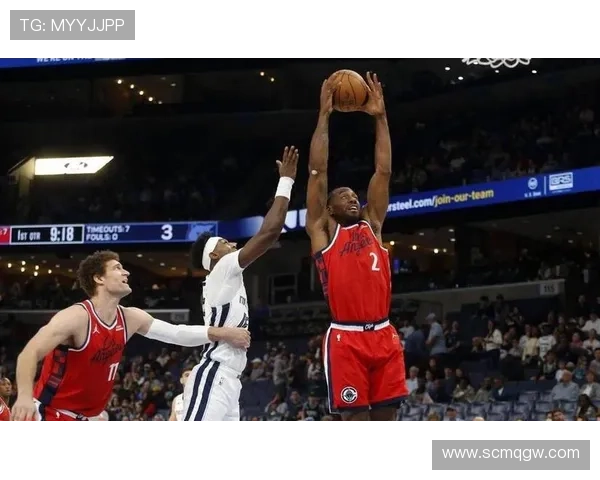 伦纳德挡拆创造错位效率提升，关键时刻得分能力明显优于乔治